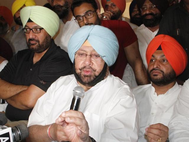 PPCC chief Captain Amarinder Singh at Welcome Palace in Ludhiana on Friday.(JS Grewal/HT Photo)