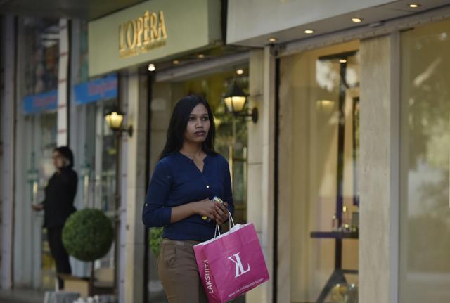 Domestic worker Albisiya Kerketta at Galleria Market in Gurgaon. (Ravi Choudhary/HT Photo) Domestic worker Albisiya Kerketta at Galleria Market in Gurgaon. (Ravi Choudhary/HT Photo)