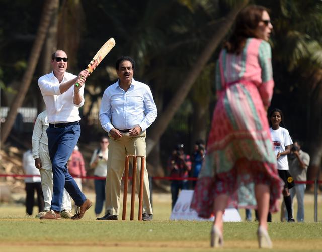 William and Kate play cricket with slum children and legends Sachin Tendulkar, Dilip Vengsarkar on first day of week-long tour. (Photo by Kunal Patil/ Hindustan Times) (Hindustan Times) William and Kate play cricket with slum children and legends Sachin Tendulkar, Dilip Vengsarkar on first day of week-long tour. (Photo by Kunal Patil/ Hindustan Times) (Hindustan Times)