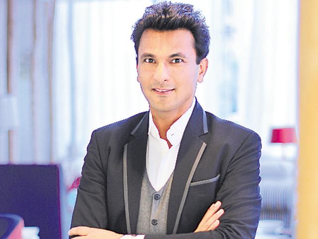 Vikas Khanna will hold events in different cities where he will invite people to present their tastiest bowl of oats.(HT Photo)