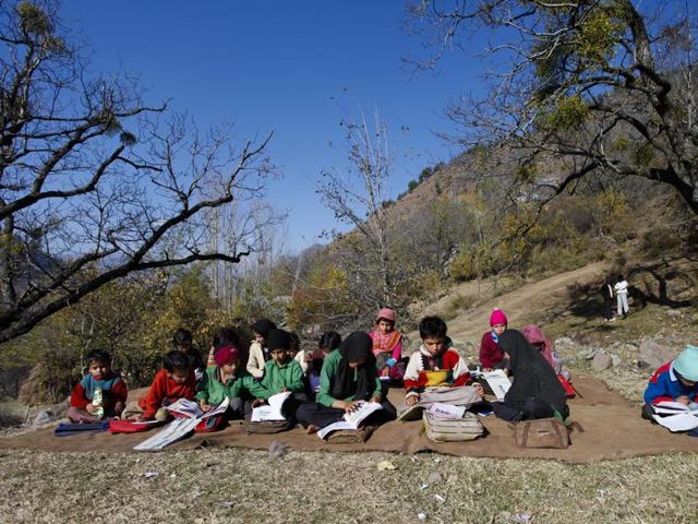 A school near the Indo-Pak border. Kashmiri was compulsory in schools up to Class 6 from 1947 to 1953. But after 1953, the enthusiasm for it petered out. (Zahoor Zargar/HT Photo) A school near the Indo-Pak border. Kashmiri was compulsory in schools up to Class 6 from 1947 to 1953. But after 1953, the enthusiasm for it petered out. (Zahoor Zargar/HT Photo)