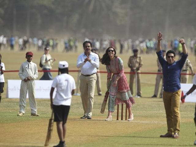 Britain's Kate, the Duchess of Cambridge, plays cricket at Oval Maidan in Mumbai. (AP Photo) Britain's Kate, the Duchess of Cambridge, plays cricket at Oval Maidan in Mumbai. (AP Photo)