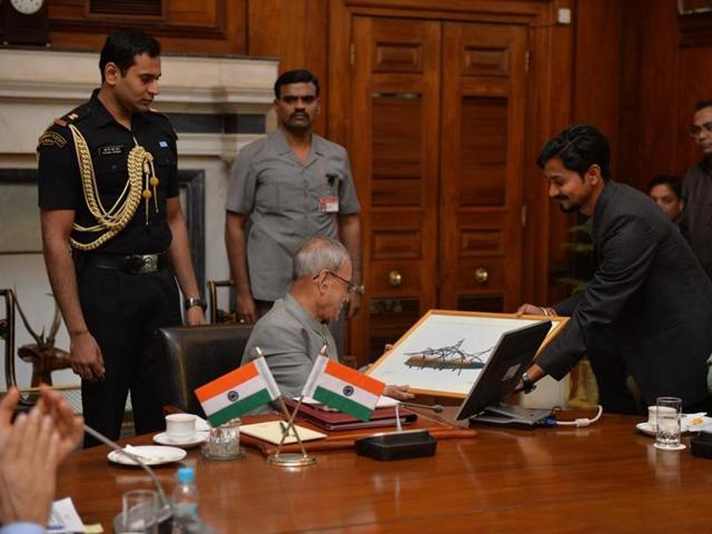 Shitanshu G Maurya with President Pranab Mukherjee at Rashtrapati Bhawan in New Delhi. (HT Photo) Shitanshu G Maurya with President Pranab Mukherjee at Rashtrapati Bhawan in New Delhi. (HT Photo)