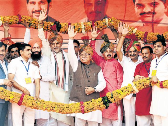 Chief minister Manohar Lal Khattar made the comments at a rally at Kankrola-Bhangrola village in Badshahpur constituency on Sunday. (Parveen Kumar/HT Photo) Chief minister Manohar Lal Khattar made the comments at a rally at Kankrola-Bhangrola village in Badshahpur constituency on Sunday. (Parveen Kumar/HT Photo)