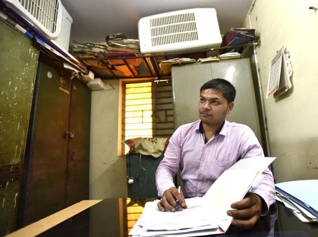 19-year-old Ajay Chikara, whose father Ashok was beaten to death in a road rage incident in West Delhi’s Mundka last year.(Virendra Singh Gosain/ Hindustan Times) 19-year-old Ajay Chikara, whose father Ashok was beaten to death in a road rage incident in West Delhi’s Mundka last year.(Virendra Singh Gosain/ Hindustan Times)