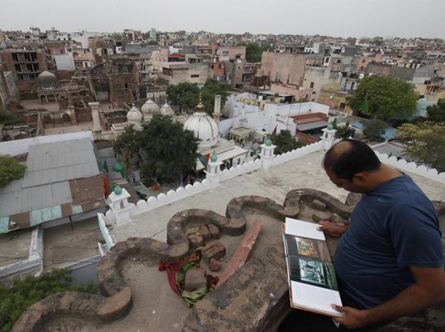 Mehrauli’s heritage structures are fast disappearing as demolitions and unauthorised construction continue apace.(Sanchit Khanna/HT Photos)