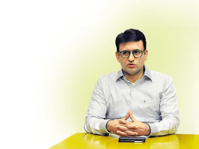 Gurgaon police commissioner Navdeep Singh Virk said managing traffic is a joint endeavour between the police and the civic agencies. (HT File Photo) Gurgaon police commissioner Navdeep Singh Virk said managing traffic is a joint endeavour between the police and the civic agencies. (HT File Photo)