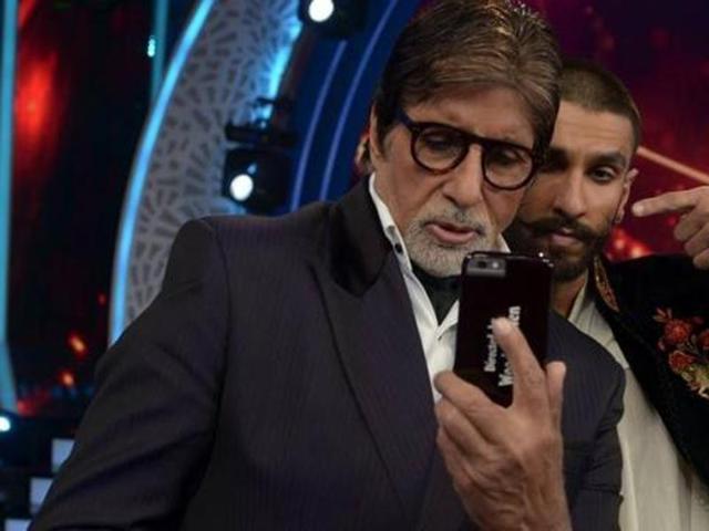 Ranveer Singh Receives Superstar Of The Year Award From Big B ...