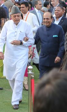 Farooq Abdullah along with Dinesh Trivedi were seen at the royal gala. (Manoj Verma/HT)