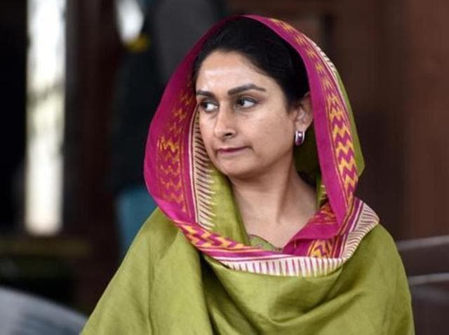 During her ongoing visit in Mansa, the minister has repeatedly criticised Delhi chief minister Arvind Kejriwal for his doublespeak on the SYL issue.(HT Photo) During her ongoing visit in Mansa, the minister has repeatedly criticised Delhi chief minister Arvind Kejriwal for his doublespeak on the SYL issue.(HT Photo)