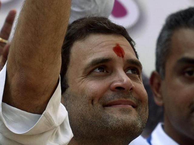 Congress vice-president Rahul Gandhi at a rally of the jewellers’ association at Zaveri Bazar on Tuesday.Rahul (Kunal Patil/HT) Congress vice-president Rahul Gandhi at a rally of the jewellers’ association at Zaveri Bazar on Tuesday.Rahul (Kunal Patil/HT)