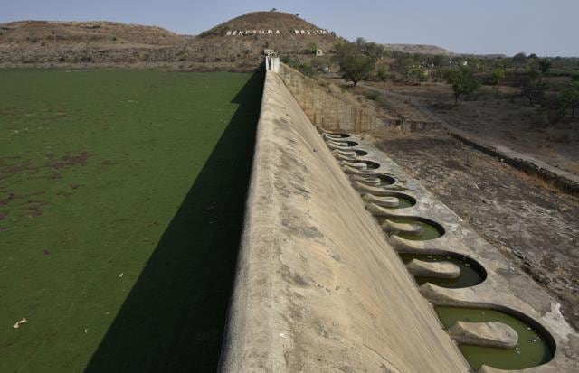 A second train consisting of 50 wagons is expected to be ready for water loading around April 15, a railway official said earlier. (Anshuman Poyrekar/HT Photo) A second train consisting of 50 wagons is expected to be ready for water loading around April 15, a railway official said earlier. (Anshuman Poyrekar/HT Photo)