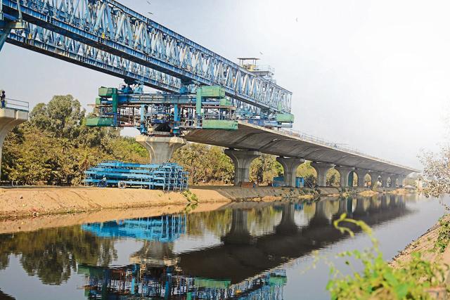 The six-lane Hindon elevated road project will provide direct connectivity to commuters travelling from NH-58 towards Greater Noida, Noida, NH-24 and Indirapuram. (Sakib Ali/HT Photo)