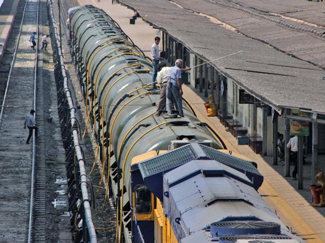 A special train carrying five lakh litres of water for the drought-hit Latur in Marathwada region, which is battling the worst drought ever, reached the destination after 18 hours on Tuesday morning. (Anshuman Poyrekar/HT Photo) A special train carrying five lakh litres of water for the drought-hit Latur in Marathwada region, which is battling the worst drought ever, reached the destination after 18 hours on Tuesday morning. (Anshuman Poyrekar/HT Photo)