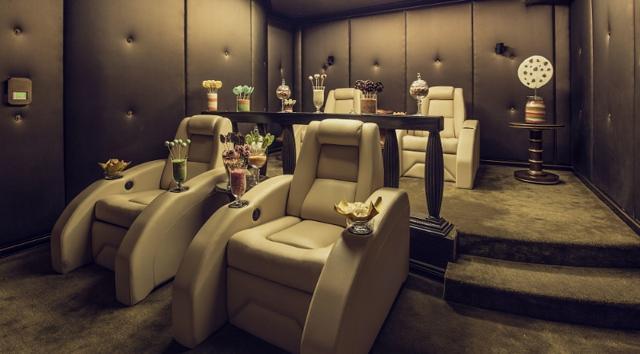 The Abu Dhabi Suite at the St. Regis Abu Dhabi has, up to now, been eyed wistfully by the common folk below as an exclusive experience reserved for the world’s most affluent guests. (AFP)