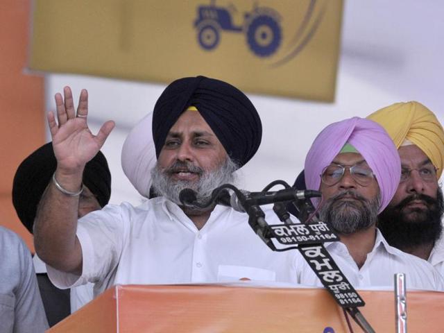 Punjab deputy CM Sukhbir Singh Badal during the SAD rally at Talwandi Sabo on the occasion of Baisakhi.(Ravi Kumar/HT Photo)