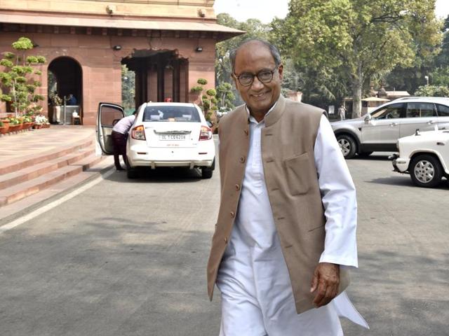 Responding positively to Nitish Kumar’s call for the “largest possible unity” among parties to defeat the BJP in the 2019 Lok Sabha polls, Congress General Secretary Digvijaya Singh said his party is ready to work with the newly-elected JD(U) chief at the national level. (Hindustan Times Photo) Responding positively to Nitish Kumar’s call for the “largest possible unity” among parties to defeat the BJP in the 2019 Lok Sabha polls, Congress General Secretary Digvijaya Singh said his party is ready to work with the newly-elected JD(U) chief at the national level. (Hindustan Times Photo)