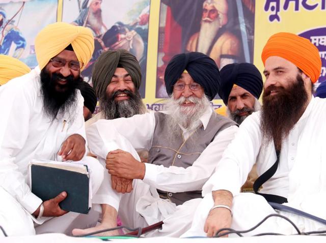 SAD (A) president Simranjit Singh Mann accused the Shiromani Akali Dal of treachery with Sikhs by allying with the RSS and BJP. (Sanjeev Kumar/HT Photo) SAD (A) president Simranjit Singh Mann accused the Shiromani Akali Dal of treachery with Sikhs by allying with the RSS and BJP. (Sanjeev Kumar/HT Photo)