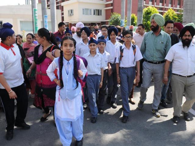 Parents said that they had the video footage of students being confined and they will move the court to get justice. (Bharat Bhushan/HT Photo) Parents said that they had the video footage of students being confined and they will move the court to get justice. (Bharat Bhushan/HT Photo)