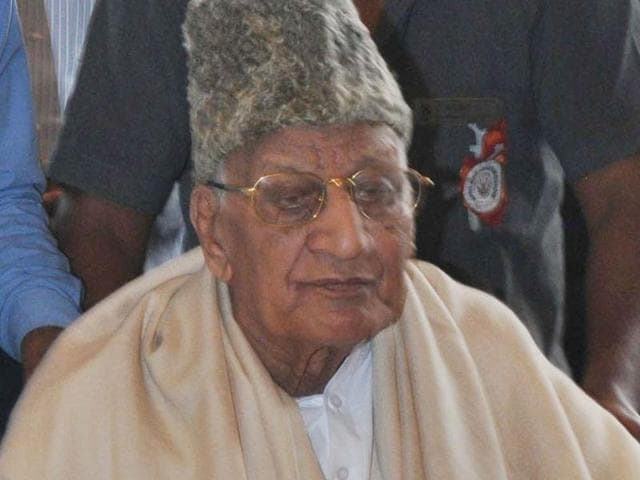 Popular as ‘Mahatma’ in business as well as social circuits in New Delhi and Punjab for his philanthropic and spiritual contributions, Munjal after migrating to India after partition made his way from rags to riches. Popular as ‘Mahatma’ in business as well as social circuits in New Delhi and Punjab for his philanthropic and spiritual contributions, Munjal after migrating to India after partition made his way from rags to riches.