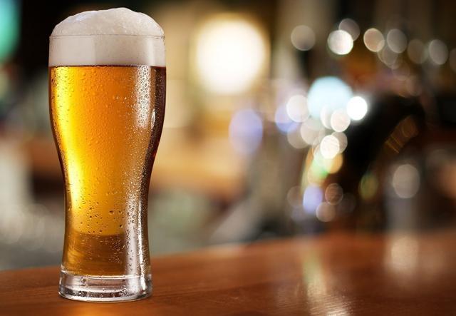 Get a chance to win a free beer if you predict the winner of the ongoing match. Get a chance to win a free beer if you predict the winner of the ongoing match.