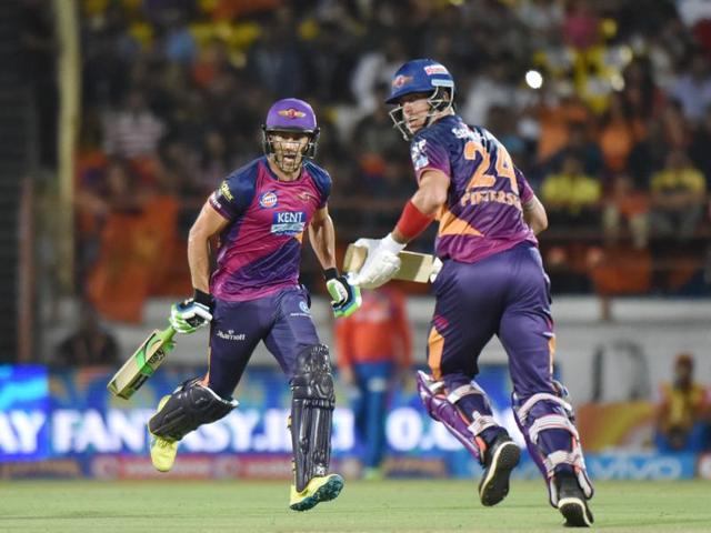 Faf du Plessis (L) and Kevin Pietersen take a single. (Pratham Gokhale/HT Photo) Faf du Plessis (L) and Kevin Pietersen take a single. (Pratham Gokhale/HT Photo)