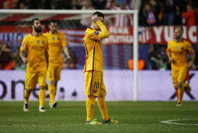 Barcelona's Lionel Messi looks dejected after Atletico's second goal. (REUTERS) Barcelona's Lionel Messi looks dejected after Atletico's second goal. (REUTERS)