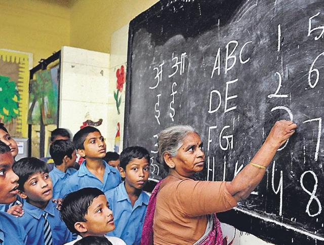 Teachers' promotions to be linked to student performance: HRD proposal | Latest News India - Hindustan Times