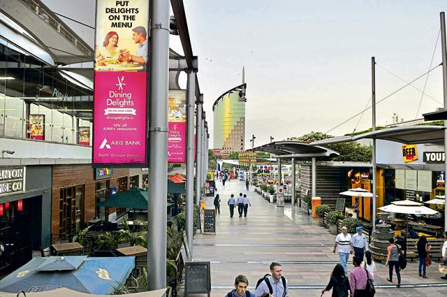 Corporate leaders said changing Gurgaon’s name can impact its image, not to mention the cost of replacing boards, stationery.(Abhinav Saha/Hindustan Times) Corporate leaders said changing Gurgaon’s name can impact its image, not to mention the cost of replacing boards, stationery.(Abhinav Saha/Hindustan Times)