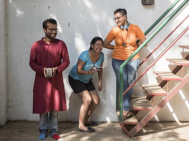 Karan Talwar, Choiti Ghosh and Sananda Mukhopadhyaya showcase some of the ordinary objects(Photo: Aalok Soni/HT)