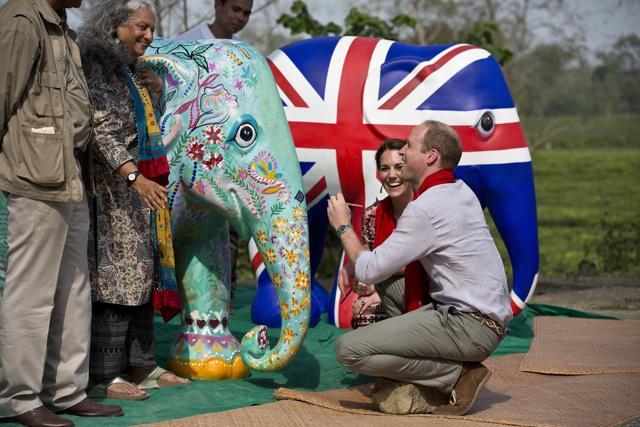 The Duke and the Duchess of Cambridge give finishing touch of paint on a statue of elephant at the CWRC in Kaziranga. (AP) The Duke and the Duchess of Cambridge give finishing touch of paint on a statue of elephant at the CWRC in Kaziranga. (AP)
