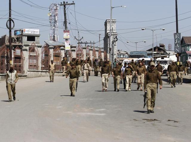 Police have imposed restrictions in downtown areas of capital Srinagar and parts of Kupwara district.(Waseem Andrabi/HT Photo)