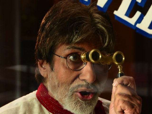Always a professional, Amitabh Bachchan shoots for a commercial in sweltering heat. (Big B’s blog) 