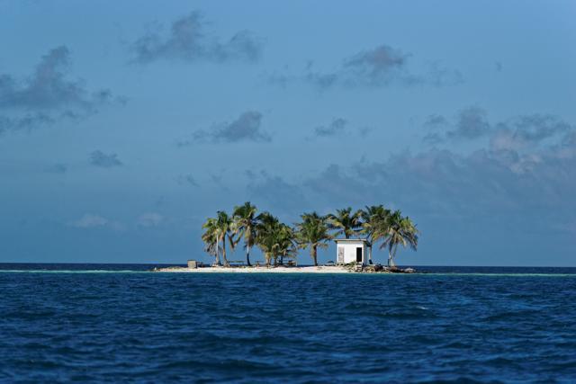 Little "Toilet island" in the middle of Caribbean sea (Belize, Placencia). (©Tomas Mähring/500px) Little "Toilet island" in the middle of Caribbean sea (Belize, Placencia). (©Tomas Mähring/500px)