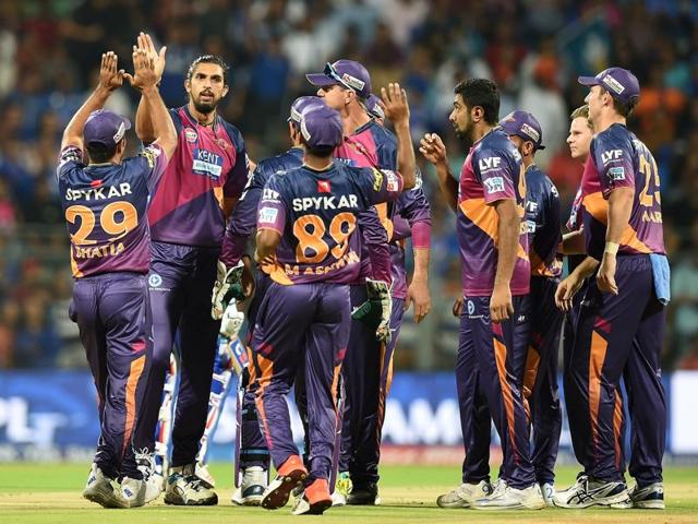 Rising Pune Supergiants' Ishant Sharma celebrates with teammates after taking the wicket. (AFP Photo) Rising Pune Supergiants' Ishant Sharma celebrates with teammates after taking the wicket. (AFP Photo)