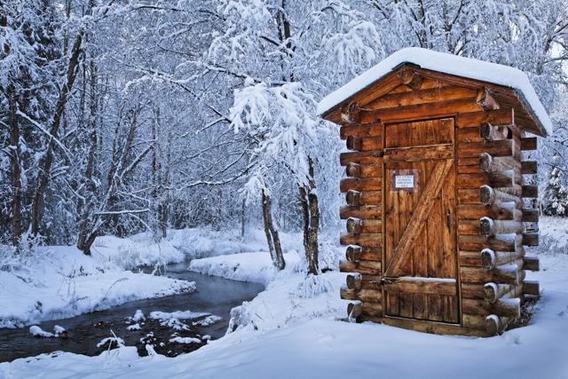 Hut in snow, Fairbanks, Alaska. (©Sunny Awazuhara- Reed / Design ) Hut in snow, Fairbanks, Alaska. (©Sunny Awazuhara- Reed / Design )