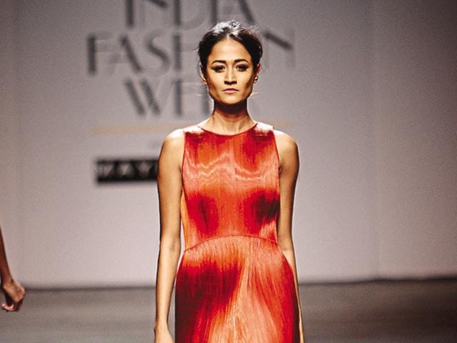 Fashion is art: Rimzim Dadu created a live fashion installation by bringing her karigars to the ramp (Dwaipayan Mazumdar) Fashion is art: Rimzim Dadu created a live fashion installation by bringing her karigars to the ramp (Dwaipayan Mazumdar)