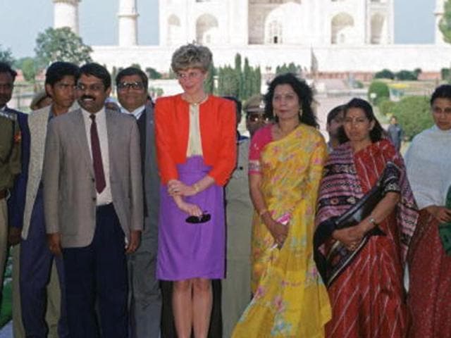 Diana, Princess of Wales meets people during a visit to the Taj Mahal in India. (Tim Graham/Getty Images) Diana, Princess of Wales meets people during a visit to the Taj Mahal in India. (Tim Graham/Getty Images)