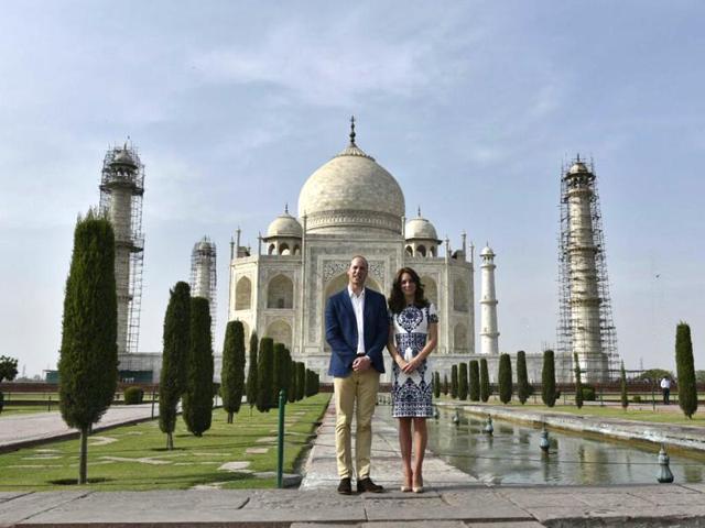 Britain's Prince William, and his wife, Kate, at the Taj Mahal.(Ajay Aggarwal/HT Photo) Britain's Prince William, and his wife, Kate, at the Taj Mahal.(Ajay Aggarwal/HT Photo)