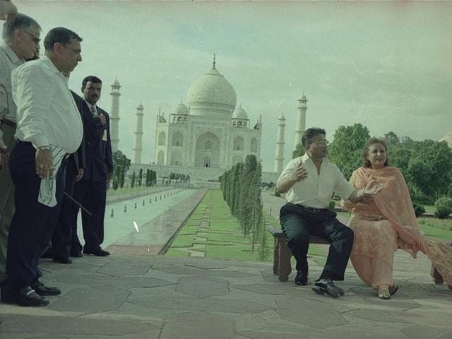 Pakistan’s Pervez Musharraf couldn’t stop himself from marvelling at the beauty of Taj Mahal. (HT ARCHIVES) Pakistan’s Pervez Musharraf couldn’t stop himself from marvelling at the beauty of Taj Mahal. (HT ARCHIVES)
