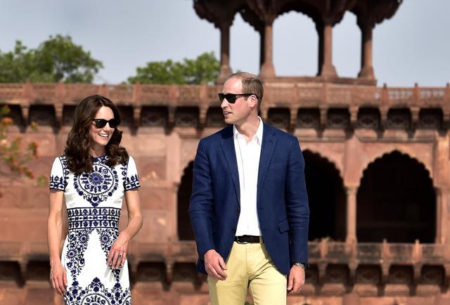 Britain's Prince William, and his wife, Kate, the Duchess of Cambridge visit to the Taj Mahal was ever more symbolic as Williams’s mother, Diana, had visited 22 years ago/ (Ajay Aggarwal/ HT Photo) Britain's Prince William, and his wife, Kate, the Duchess of Cambridge visit to the Taj Mahal was ever more symbolic as Williams’s mother, Diana, had visited 22 years ago/ (Ajay Aggarwal/ HT Photo)