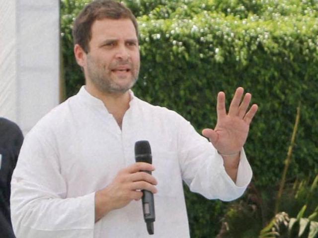 Congress vice-president Rahul Gandhi interacting with party workers and leaders in Zirakpur near Chandigarh on Saturday.(PTI Photo) Congress vice-president Rahul Gandhi interacting with party workers and leaders in Zirakpur near Chandigarh on Saturday.(PTI Photo)