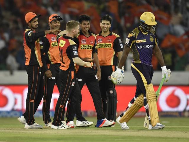 Sunrisers Hyderabad (SH) celebrate the wicket of Kolkata Knight Riders (KKR) Andre Russell during their IPL match in Hyderabad. (Mohd Zakir/HT Photo) Sunrisers Hyderabad (SH) celebrate the wicket of Kolkata Knight Riders (KKR) Andre Russell during their IPL match in Hyderabad. (Mohd Zakir/HT Photo)
