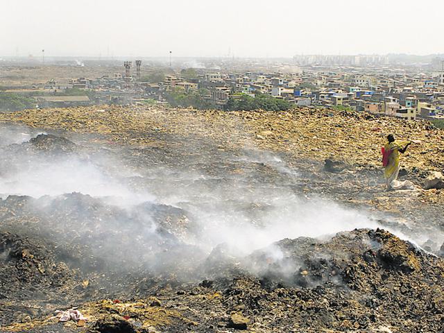 Investigations revealed fires make it easy for ragpickers to dig out exposed metal from the scrap.(Hindustan Times)