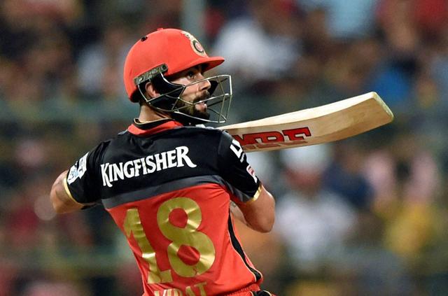Bengaluru : Virat Kohli of Royal Challengers Bangalore plays a shot against Delhi Daredevils during Indian Premier League (IPL) 2016, T20 match in Bengaluru on Sunday. PTI Photo by Shailendra Bhojak(PTI4_17_2016_000213B) (PTI) 
