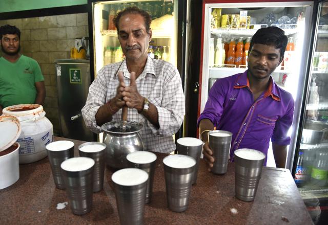 For the fans of a chilled drink to quench their thirst, markets and restaurants are ready with a fresh glass of lassi. Traditionally preferred during or after a meal, lassi is distinctly popular with everyone, be it sweet or salty. (S Burmaula/ HT Photos)