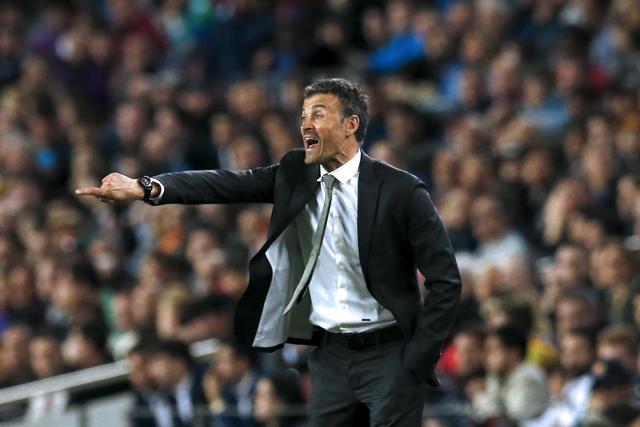 Barcelona's coach Luis Enrique reacts against Valencia. (Reuters Photo) Barcelona's coach Luis Enrique reacts against Valencia. (Reuters Photo)