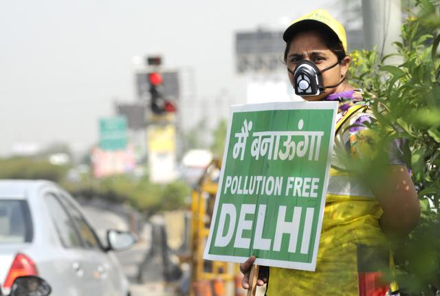 Air quality monitoring sensors are becoming more popular as the awareness about air pollution is increasing. These can be bought online for as low as Rs 4,000. The Delhi government recently bought a few portable sensors, each of which costs close to Rs 5 lakh. . (Photo by Burhaan Kinu / Hindustan Times)(Hindustan Times)