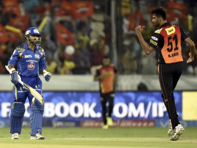 Parthiv Patel of Mumbai Indians knocked out by Barindar Sran of Sunrisers (Mohd Zakir/HT Photo) Parthiv Patel of Mumbai Indians knocked out by Barindar Sran of Sunrisers (Mohd Zakir/HT Photo)