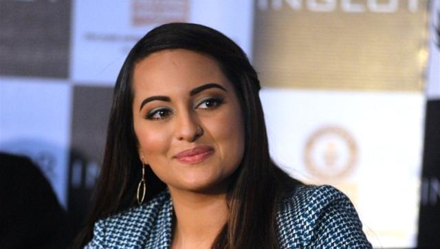 Sonakshi is clear that she wants to do films that challenge her. (HT Photo) Sonakshi is clear that she wants to do films that challenge her. (HT Photo)